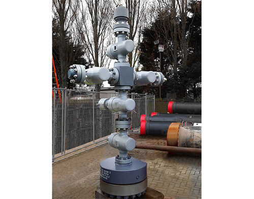 Grade HH Wellhead Christmas Tree API 6A Oilfield Christmas Tree 15000psi For Oilfield Equipment